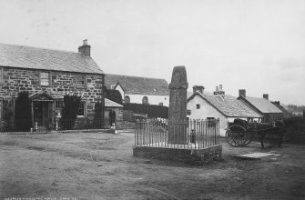 Fowlis Wester.
General view of cross and village.