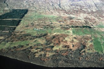 Oblique aerial view of the landscape and field systems on the farms of Kiltyrie and Carie, Lochtayside.  Taken from SE.