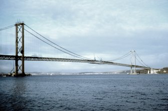 General view of the bridge with erection of penultimate panels on each side of main span in progress.
Copy of original 35mm colour transparency.
Survey of Private Collection