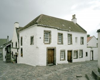 Culross, The Cross, The Ark.
View from NNW.