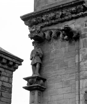 Stirling Castle, palace
Detail of statue of James V on North East angle, frontal view