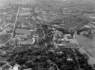 Oblique aerial view centred on Old Aberdeen and the University, looking to the SSE.