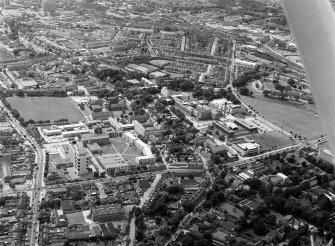 Oblique aerial view centred on Old Aberdeen and the University, looking to the SSW.
