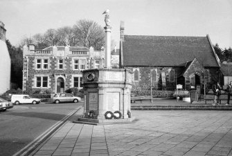 View of memorial, Somerled Square, Parish Church and Masonic Hall.
