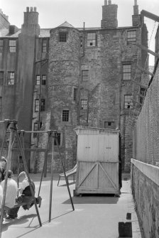 View of Campbell's Close showing back of Marwick's scheme.