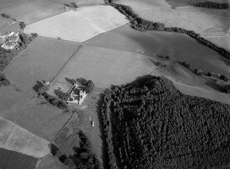 Oblique aerial view centred on the remains of Edzell Castle, looking to the SSE.