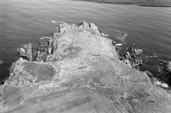 Oblique aerial view of Crathie Point fort, looking to the NNE.
