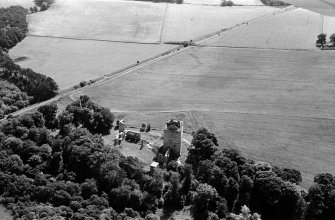 Oblique aerial view centred on the remains of Spynie Palace, looking to the SE.