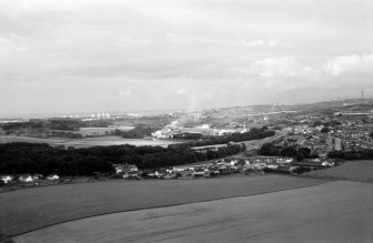 General oblique aerial view centred on Huntly, looking to the S.