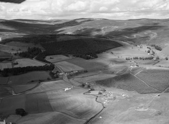 Oblique aerial view centred on Cockbridge, looking to the NE.