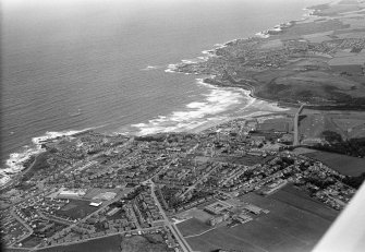 General oblique aerial view centred on Banff, looking to the ENE.