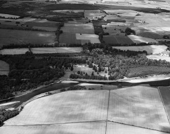 Oblique aerial view centred on Park House Estate, looking to the NNW.