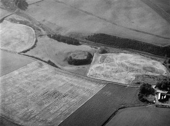 Oblique aerial view centred on the remains of the motte and bailey at Peel of Fichlie, looking to the SE.