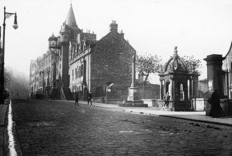 View from south east of Burgh Cross and Tolbooth.