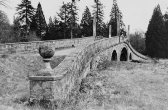 General view of bridge.