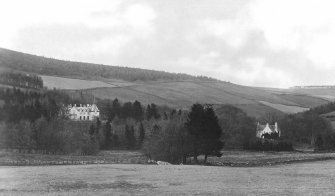 Postcard view of Cushnie House and Lodge.