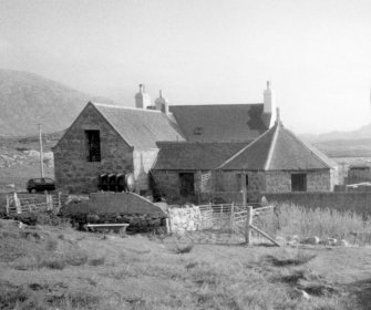 General view of keeper's cottage and kennels, Uig