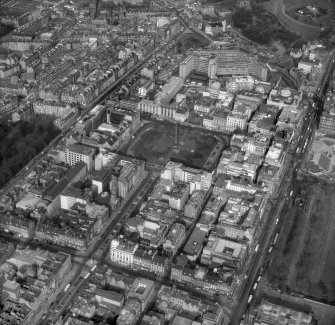 Edinburgh, New Town.
Aerial view showing St Andrew Square from West.