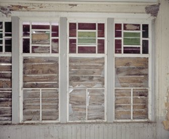 Interior. Waiting area. Windows. Detail