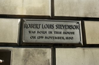 View of the plaque located at 8 Howard Place showing birthplace of Robert Louis Stevenson.