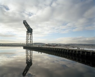 Fitting bay and crane from N.
