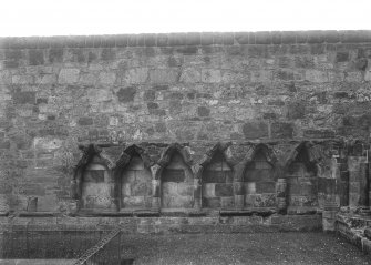 New chapter House, S wall arcade