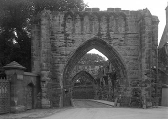 West entrance, The Pends, St Andrews. 