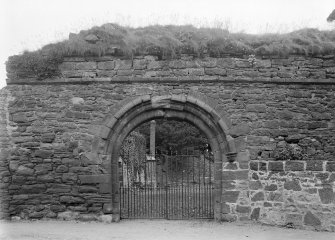 Lindores Abbey, gateway