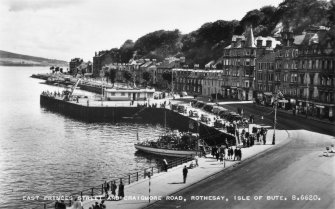 Digital copy of postcard showing general view of East Princess Street and Craigmore Road.
Insc: 'East Princess Street and Craigmore Road, Rothesay, Isle of Bute. B.6620'.