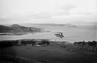 Castle Stalker.
Distant view from East.