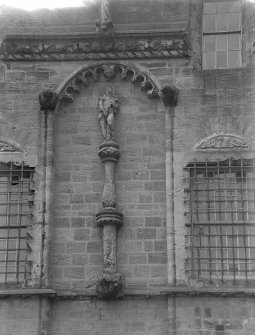 Stirling Castle, palace, East facade
Detail of sculpture in bay 7
