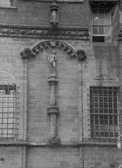 Stirling Castle, palace, East facade
Detail of sculpture in bay 9