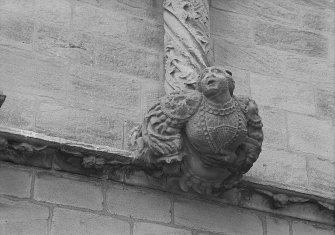 Stirling Castle, palace, East facade
Detail of shaft corbel in bay 9