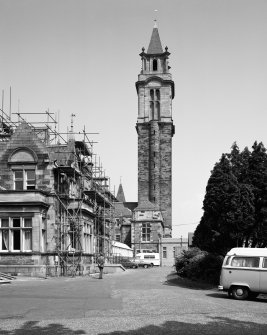 Glasgow, Crookston Road, Leverndale Hospital.
General view of tower from South.