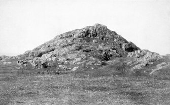 General view of fort.
Original historic photograph mounted on card and annotated by Erskine Beveridge 'Dun Borbaidh, Coll'.