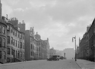 Edinburgh, North Castle Street.
General view from North.