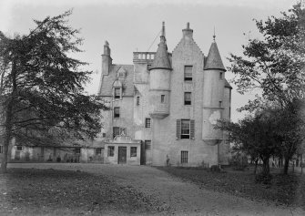 Edinburgh, Glasgow Road, Gogar House.
Modern copy of historic photograph showing view from South.