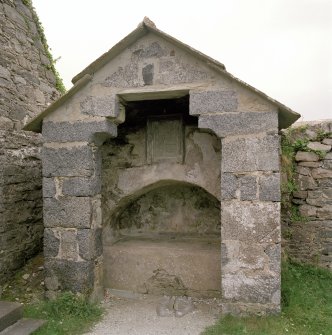 Interior, mural tomb, view from N