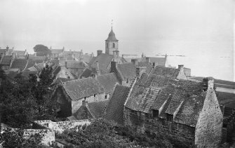 View across Culross from the high path behind the town known as 'the Hanging Gardens'.
Scanned image from original glass plate negative. Original envelope annotated by Erskine Beveridge 'Culross from hanging gdns'.