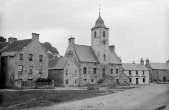 Culross, Townhouse
View  from south west.
Scanned image from original glass plate negative. Original envelope annotated by Erskine Beveridge 'Townhouse Culross'