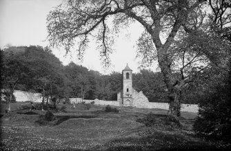 Tulliallan Old Parish Church.
View of church.
Scanned from glass plate negative. Original envelope annotated by Erskine Beveridge 'Old 
Ch[urch] Tulliallan'