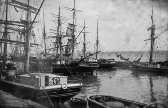 Charlestown, harbour.
General view of ships in harbour.
Scanned image from glass plate negative. Original envelope annotated by Erskine Beveridge 'Ships at Charlestown'