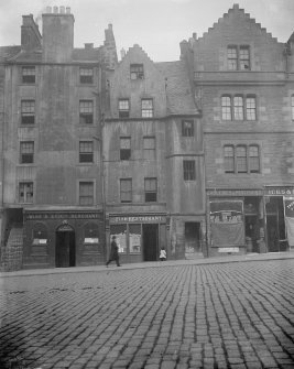 View of 74-84 (even) Grassmarket before restoration of 1929-1930 flanked by Nos 72 and 86