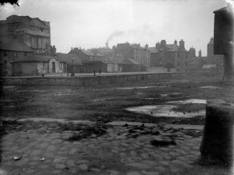 Edinburgh, Union Canal.
General view of canal with no water.