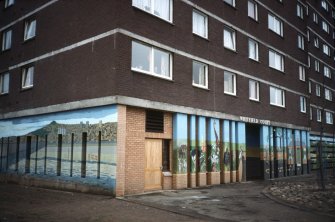 Dundee, Whitfield, Lothian Crescent (Central Precinct): Ground floor murals on multi-storey block.