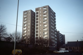 Perth, Pomarium St: View of 11-storey tower block.