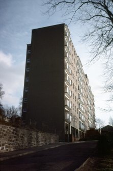 Perth, Gowrie St, Potterhill: Side view of 8-storey slab block.