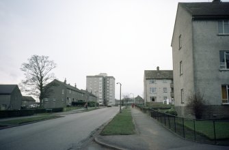Aberdeen, Kingsford Rd (Mastrick 57): View from street of Regensburg Court tower block with  housing estate in the foreground.