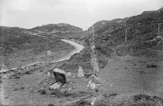 Colonsay, Scalasaig.
View of cairn and standing stones, from the south east.