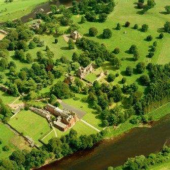 Dryburgh Abbey, oblique aerial view, taken from NW, centred on the abbey.  Dryburgh House Hotel is in the bottom left-hand corner, and Dryburgh Abbey House Dovecot in top right-hand corner.